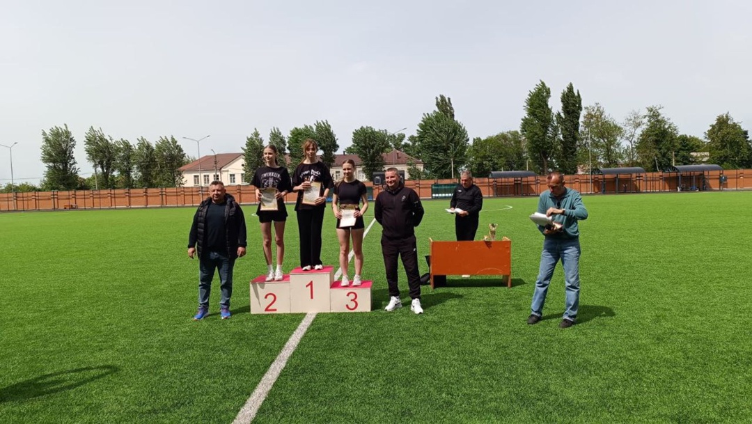 Соревнования по легкой атлетике.